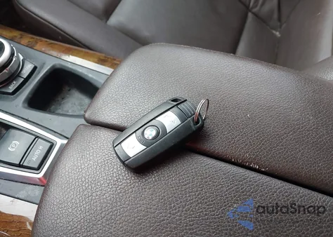 2011 BMW X5 xDrive35I/xDrive35I Premium/xDrive35I Sport Activity z USA, uszkodzony, nr VIN 5UXZV4C5XBL741697